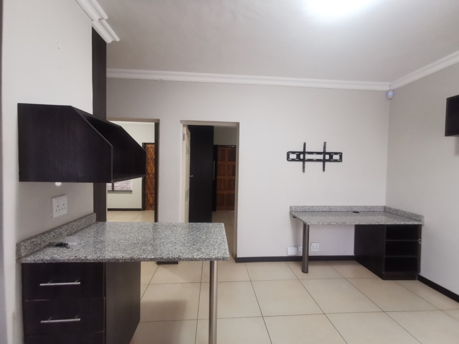 To Let 2 Bedroom Property for Rent in Bult South North West